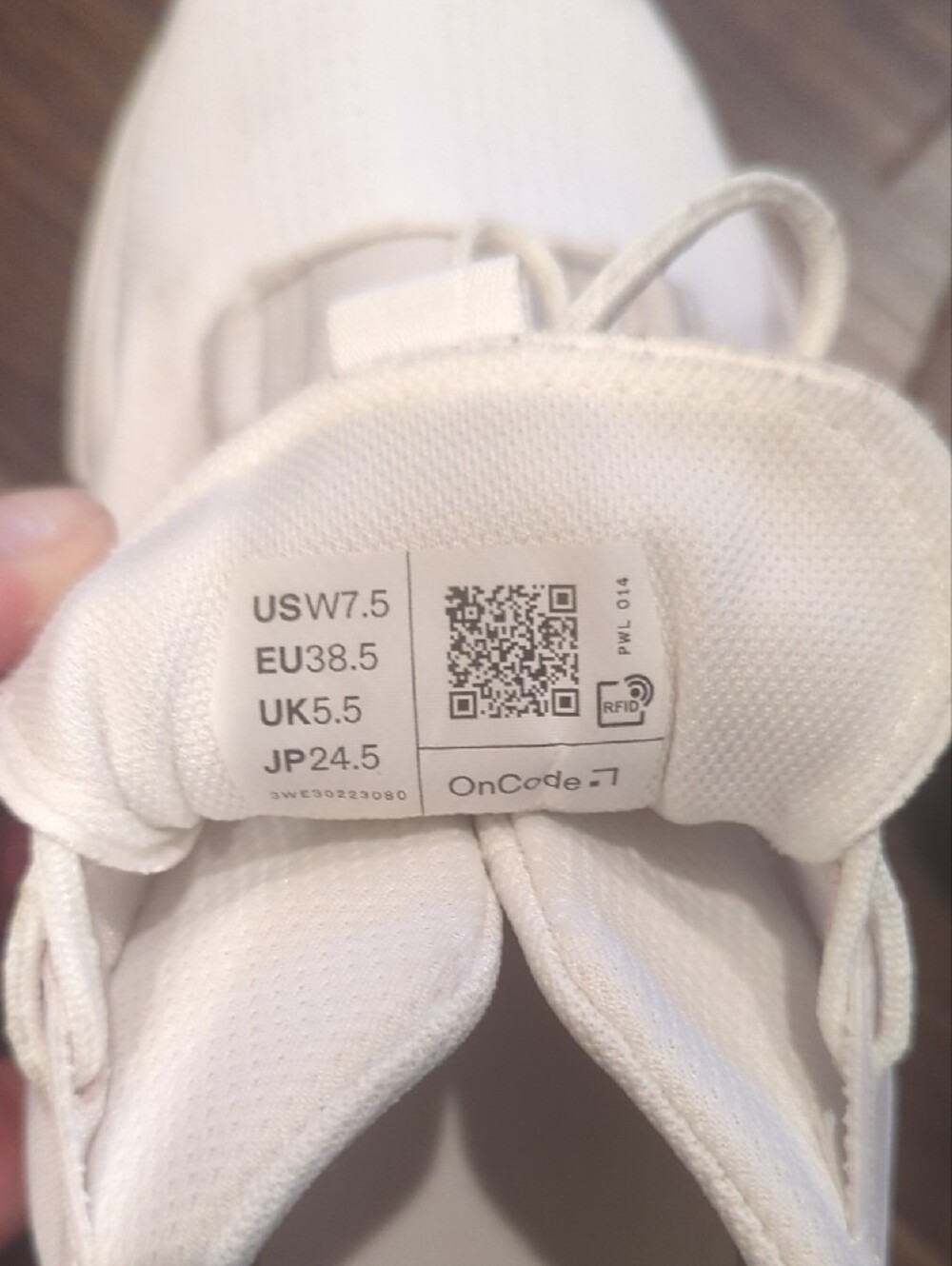On Running Cloud Women's Sneakers - Picture 6 of 7
